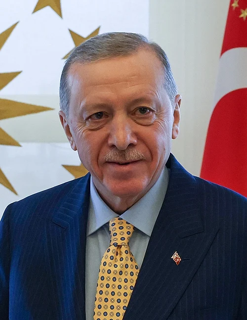 Recep Tayyip Erdogan: El camino hacia el poder y la transformación del “nuevo sultán” de Türkiye